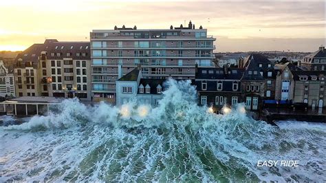Vagues Submersion à Saint Malo Pendant La Tempête Ciara