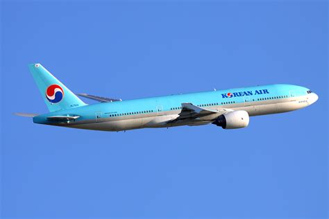 Filekorean Air Boeing 777 200er Hl7526 Svo 2011 6 17png Wikimedia