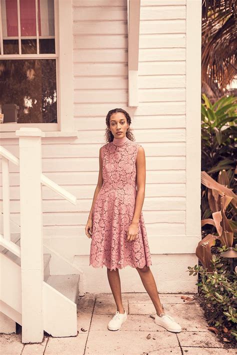 Floral Dresses In Ultra Feminine Forms Feels Right Right Now