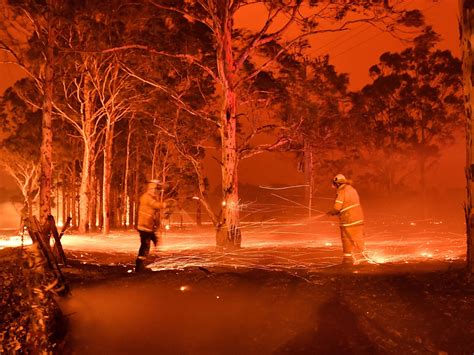 Australia Deploys Military Reservists To Combat Wildfire As Thousands