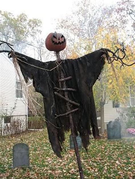 Cool Outdoor Halloween Decorating Ideas 58 Scary Halloween Halloween