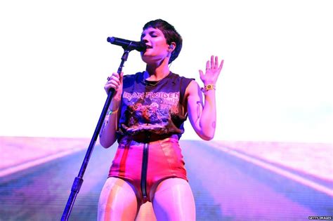 Us Singer Halsey Says She Had A Miscarriage Before A Concert For Vevo