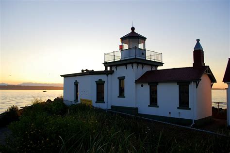 West Point Lighthouse At Sunset Discovery Park Seattle W Flickr