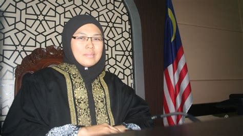 Historically, sharia was interpreted by independent jurists (muftis). The female face of Islamic law in Malaysia | Malaysia | Al ...