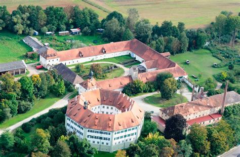 Urkundlich wird köfering erstmals 1143 als. Eurohistory: + Baroness Agnes Hoening-O'Carroll (Croÿ in-law)