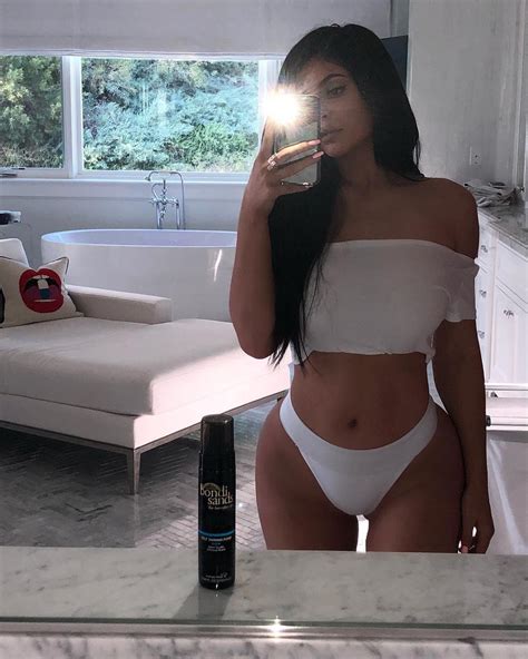 Kylie Jenner Nude And Sexy Photos The Fappening