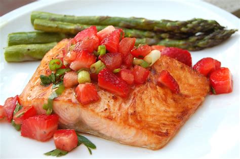 Chef Mommy Salmon With Strawberry Salsa