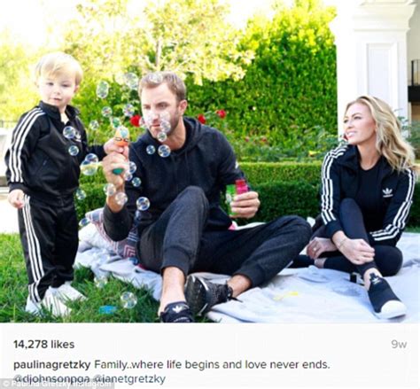 Paulina Gretzky Announces Second Baby With Dustin Johnson Daily Mail