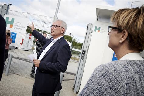 24 or 36 stacks, respectively. Danish Minister for Transport officially opens GHS hydrogen refueling station - Green Hydrogen ...