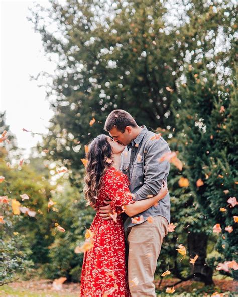 Engagement Shoot Outfit Ideas Outdoor Engagement Shoot Fall