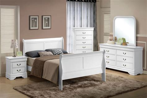 From opulent tufting to the whitewashed look of shiplap, you're sure to find the right bedroom set that speaks to your personal tastes. Serena 5-Piece Queen Bedroom Set at Gardner-White