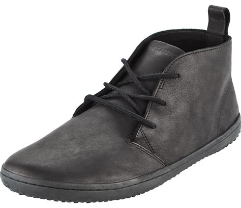 Vivobarefoot is a pioneer brand of minimalist footwear that only manufactures models of pure minimalist shoes, that is, they faithfully fulfill the premises of minimalism. Vivobarefoot Gobi II Lederschuhe Herren black-hide | campz.ch