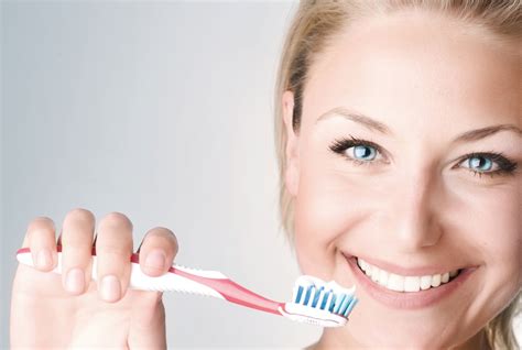 ¿cómo Mantener Una Correcta Higiene Dental Dentisalut