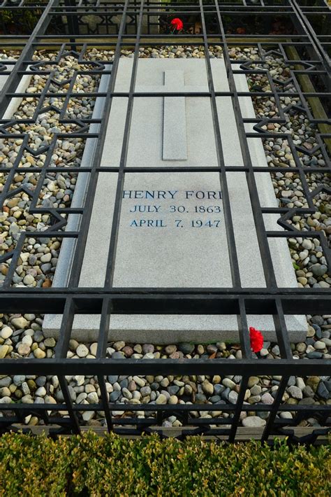 Henry Ford Gravesite Ford Cemetery Detroit Michigan Flickr