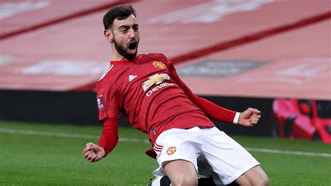 Manchester united have been forced to postpone their friendly against preston north end on saturday following a covid outbreak. Manchester United vs. Liverpool score: Bruno Fernandes ...