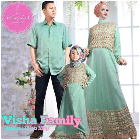 Model baju lebaran tahun ini baju seragam keluarga buat lebaran model terbaru ulinnuha #couplefamily #sarimbit yang. 15 Contoh Baju Seragam Lebaran Keluarga, Inspirasi Top!