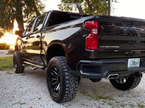 2019 Chevrolet Silverado 1500 With 22x10 18 Fuel Blitz And 37125r22