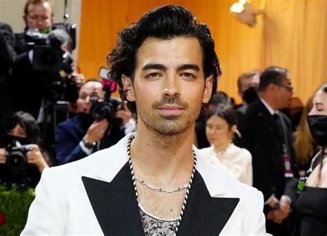 Joe Jonas Opens Up About Using Injectables In His Face It S Very