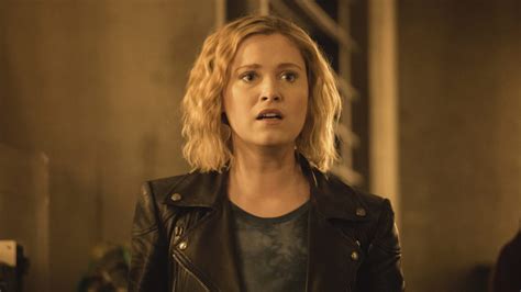 The 100 Clarke And Friends Unexpectedly Head Home — And Madis In