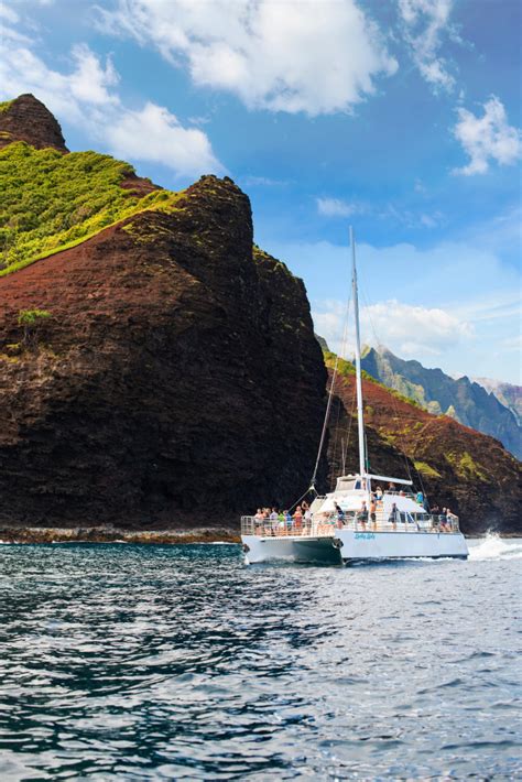Lucky Lady Deluxe Na Pali Sunset Catamaran Tour With Snorkeling