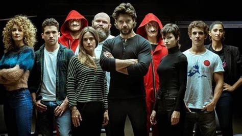 152 ответов 2 475 ретвитов 15 476 отметок «нравится». Casa de Papel Une deuxième bande annonce pour la nouvelle ...