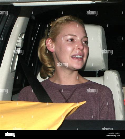 Katherine Heigl Visiting A Restaurant After Calling Police Officers To
