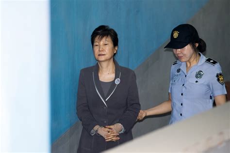 South Korea’s Ex-President Park Geun-hye to Get Special Pardon - Bloomberg
