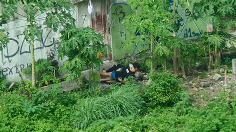 Foto berdua pacar estetik, gaya foto romantis bersama pacar gaya selfie kekinian. Parahnya Remaja Pacaran Ini, Manfaatkan Semak-Semak Lahan ...