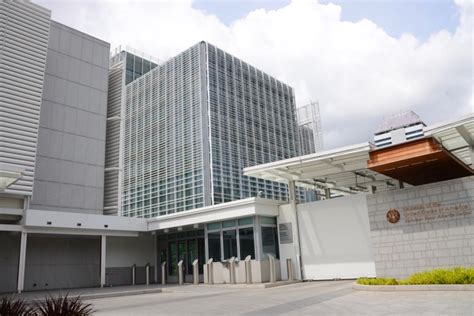 Di rumah, di kantor dan di jalan raya banyak kita jumpa … i barangproduk jepang. Menyusuri Gedung Kedubes AS yang Seperti Museum - Medcom.id