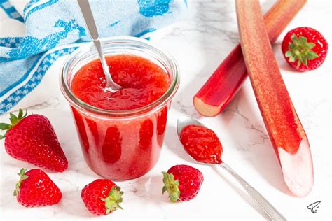 Erdbeer-Rhabarber-Marmelade - Sweet and Limitless • Der Foodblog mit...