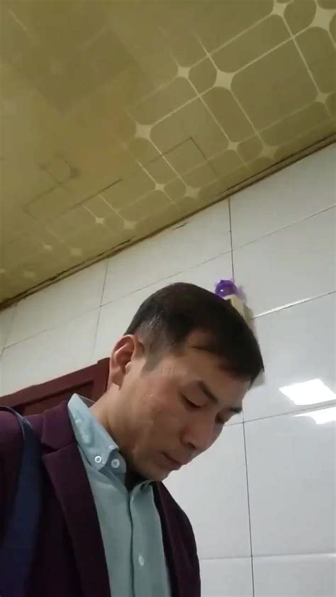 SPYING ASIAN MEN PISSING AT URINAL 4 ThisVid