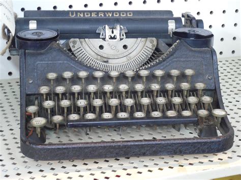 Download Free Photo Of Typewritertypingvintageretroold From