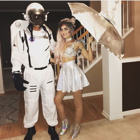 Alien And Astronaut Couples Costume Halloween Alien Halloween