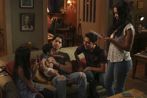 Why You Should Watch Freeforms Party Of Five 2020 Popsugar Latina