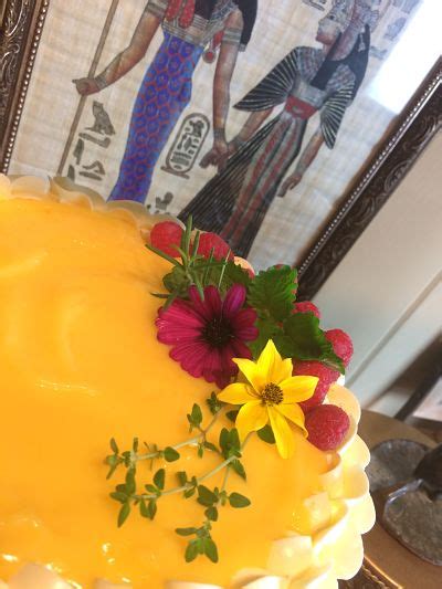 Gone are the days of nothing but fruitcake; Luscious Lemon Curd Recipe For A Scrumptious Wedding Cake With Lemon Filling