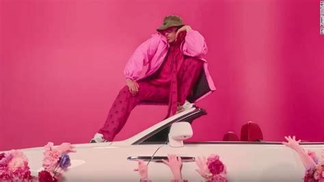 Bad Bunny S Yo Perreo Sola Video Has A Really Important Message About Twerking Cnn