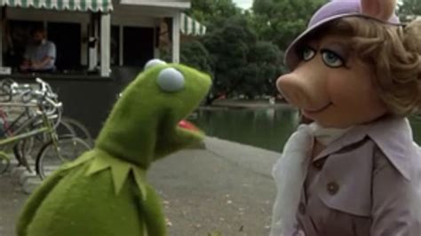 Muppet Caper Kermit Piggy Argue Youtube