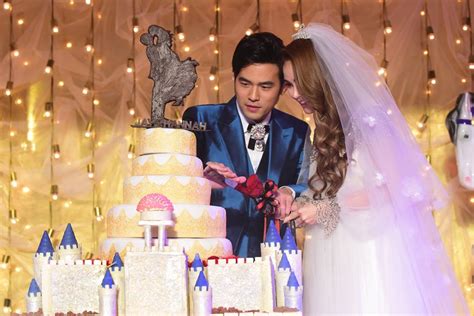 Maybe you would like to learn more about one of these? PICS/GIFS You Don't Have To Be Jay Chou's Fan To Ogle At His Wedding Photos!