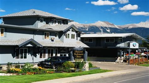 Stay In Jasper Alberta At Mount Robson Inn Banff National Park