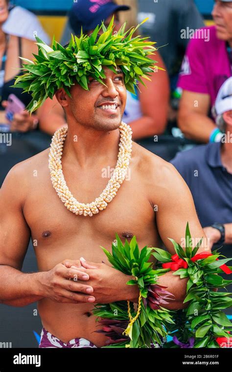 Hawaii Traditional Clothing Hi Res Stock Photography And Images Alamy