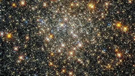 Hubble Telescope Peers Deep Into Milky Way Galaxy Captures Starfield
