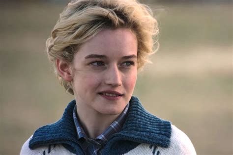 julia garner s body measurements including height weight dress size shoe size bra size