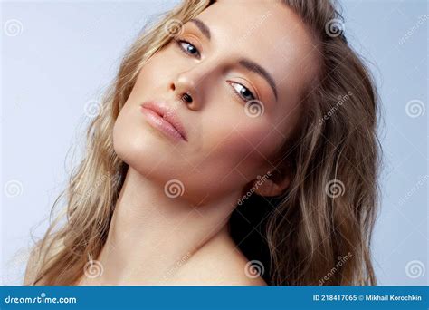 Beautiful Blonde With Wavy Hair Close Up Stock Image Image Of Blonde Makeup