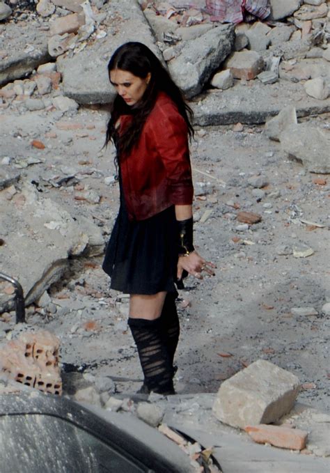 Elizabeth Olsen On The Set Of Avengers 2 Age Of Ultron In Italy