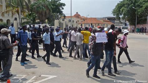 Angola Marcha Contra Corrupção Nas Escolas é Reprimida Angola Dw 26012018