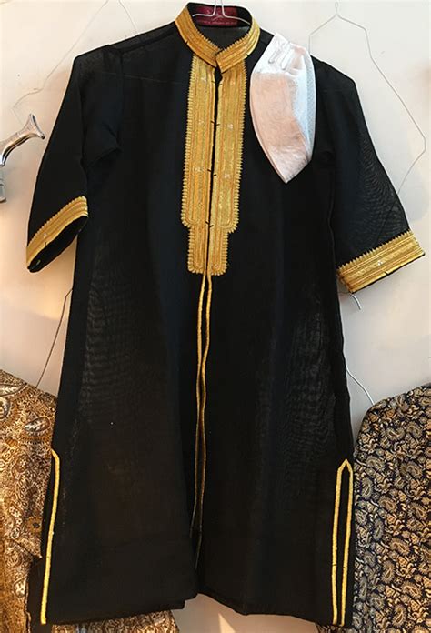 traditional clothing of bahrain what typically arabic garments do they wear