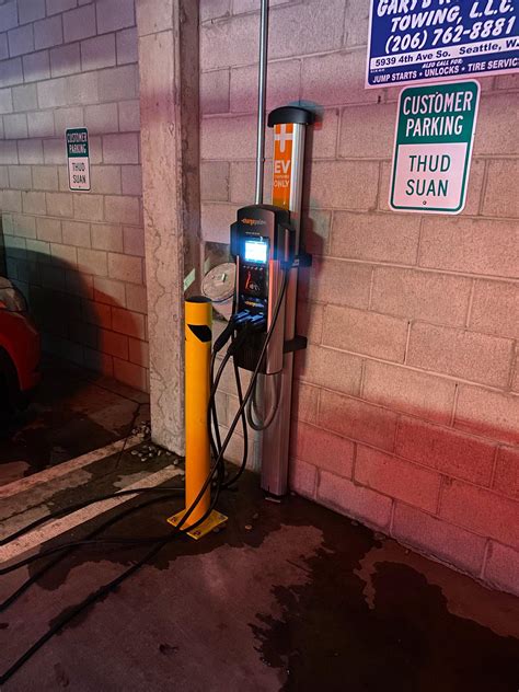 Lawrence Lofts | Seattle, WA | EV Station