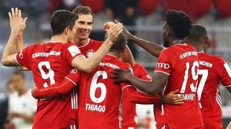 Alaba und lahm vervollständigten die viererkette vor manuel neuer. Bayern Munich 2-1 Eintracht Frankfurt: los titulares ...