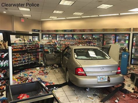 Car Crashes Into Speedway Convenience Store In Clearwater Iontb