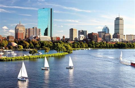 Explore Boston By Boat Boston Park Plaza Best Places To Live Places
